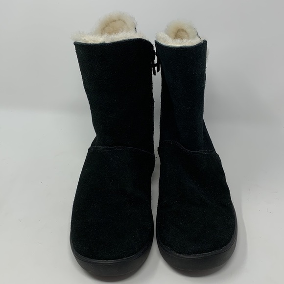Koolaburra by UGG Shazi Short Winter Boots/Booties black suede fleece lined - Picture 2 of 12